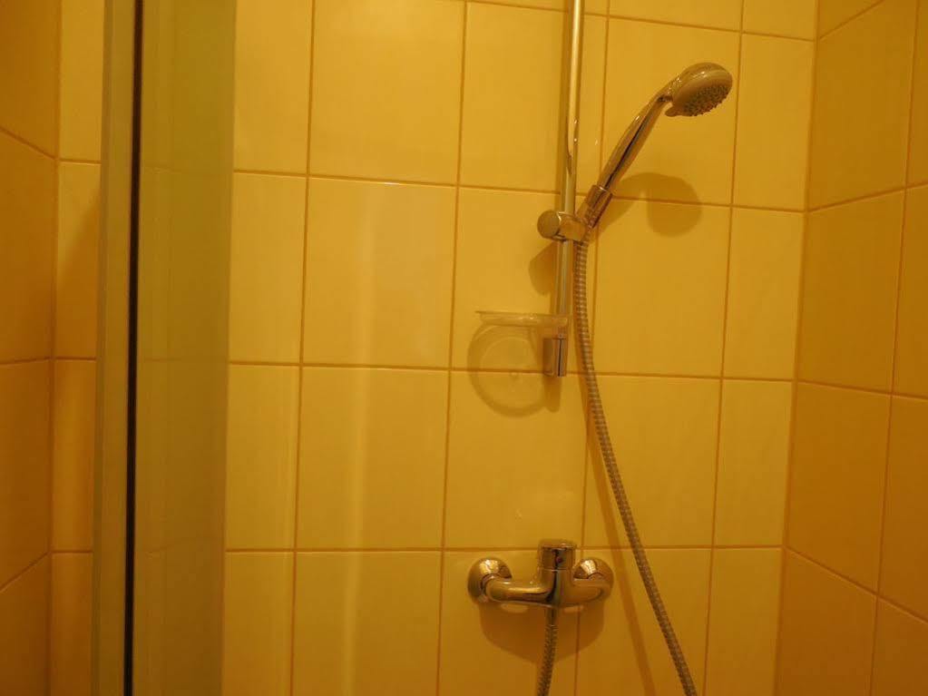 Gogol Park Hostel Riga Exterior foto